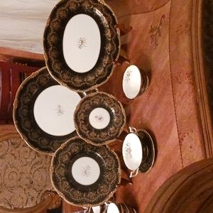 ROYAL CAULDRON "KINGS PLATE" DINNERWARE  England